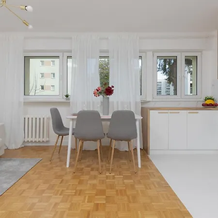 Okinskiego Ochota By Renters Apartment